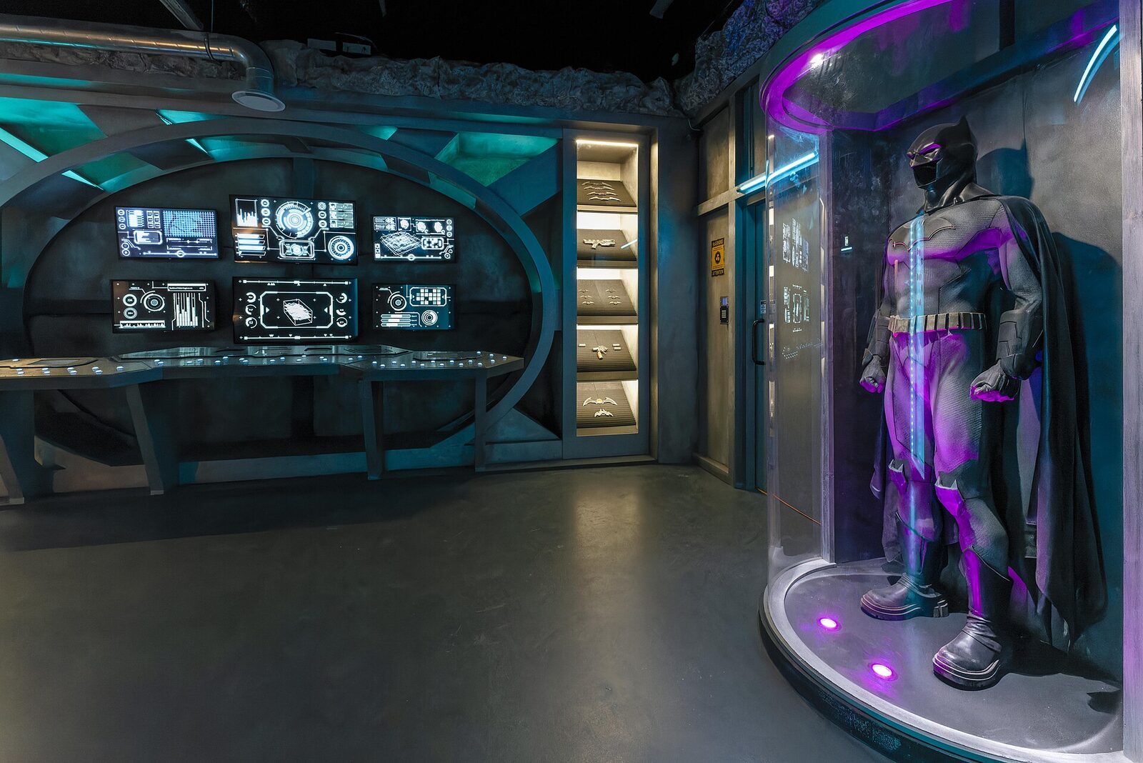 A mysterious puzzle chamber inspired by the world of Glass Harbor