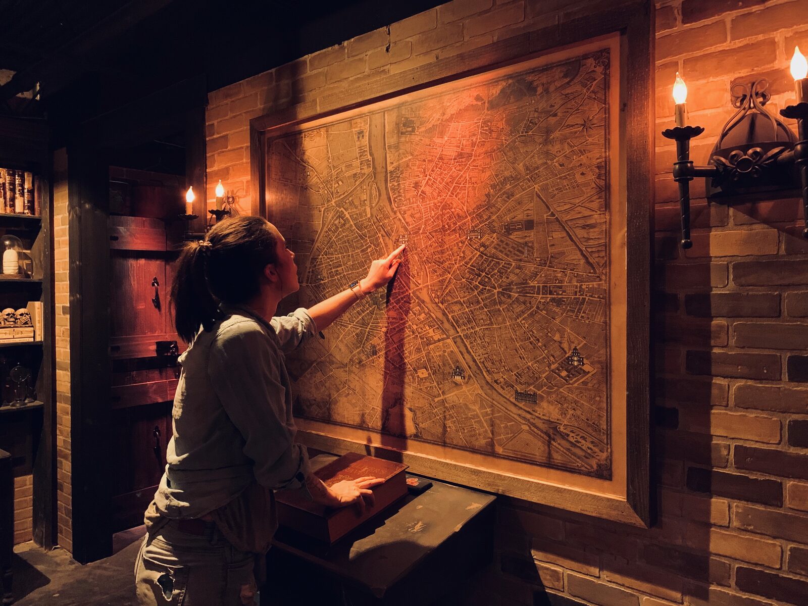 An atmospheric escape-room scene filled with collectible clues